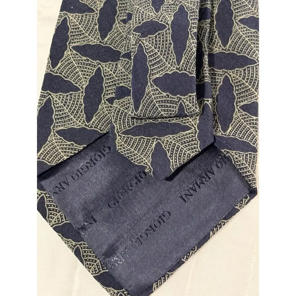 Giorgio Armani Cravatte 100% Silk Tie Made Italy Navy Gold Geometric